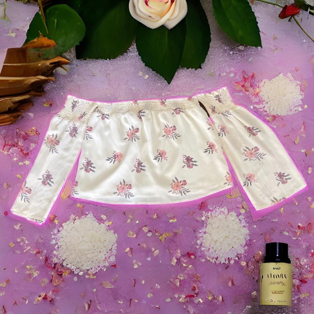 Honey Punch
Women's Size L 3/4 Sleeve Size Large Off The Shoulder